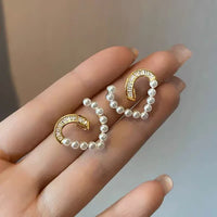 Heart-Shaped Earrings with Pearls and Zirconia - Ameline