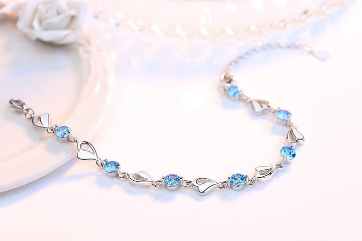 Silver Heart-Shaped Bracelet - Eloria