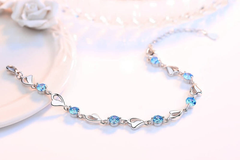 Silver Heart-Shaped Bracelet - Eloria