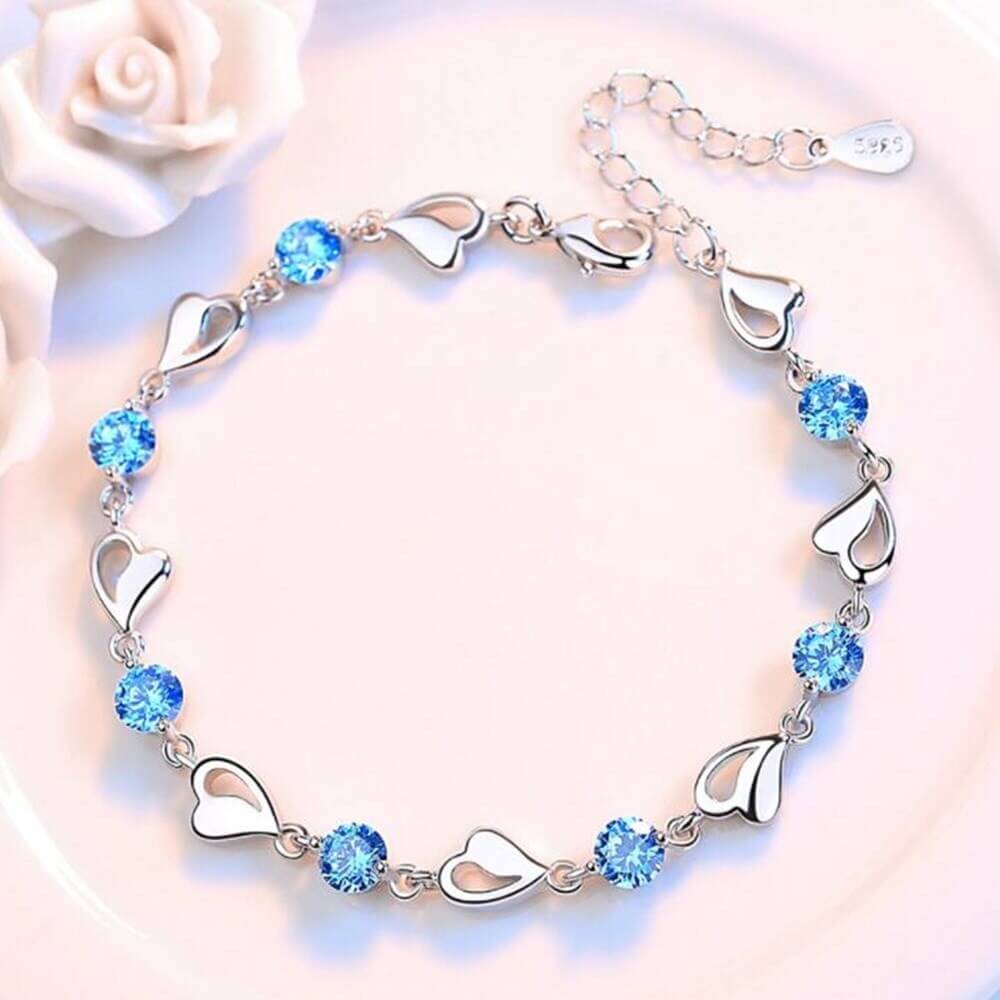 Silver Heart-Shaped Bracelet - Eloria