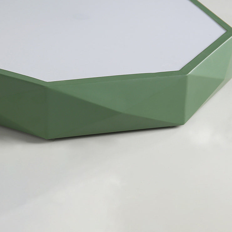 Detail van de groene facetrand van de lamp, met geometrisch gevouwen zijkant 17