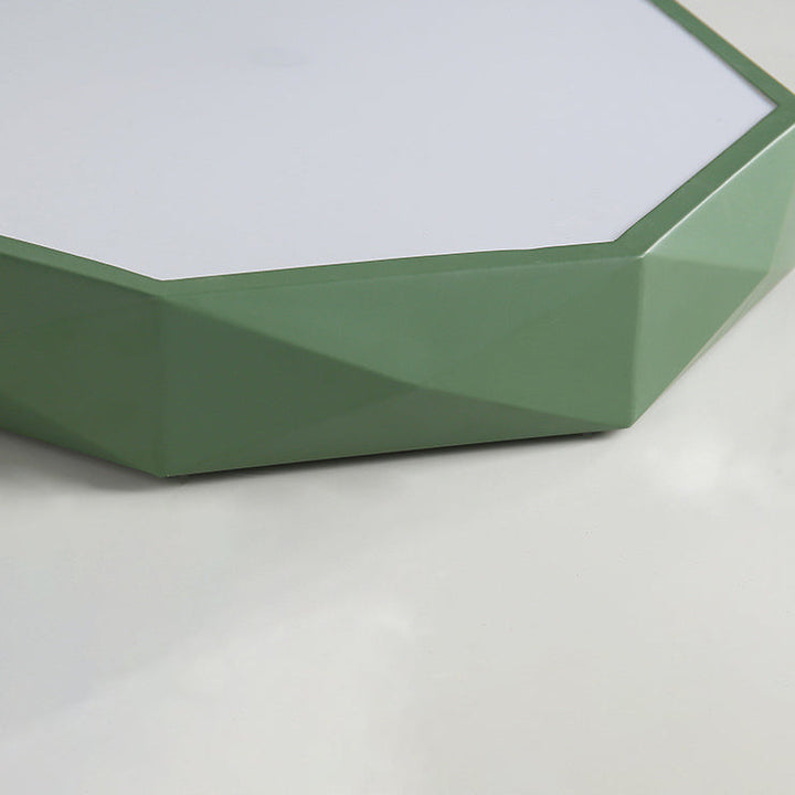 Detail van de groene facetrand van de lamp, met geometrisch gevouwen zijkant 17