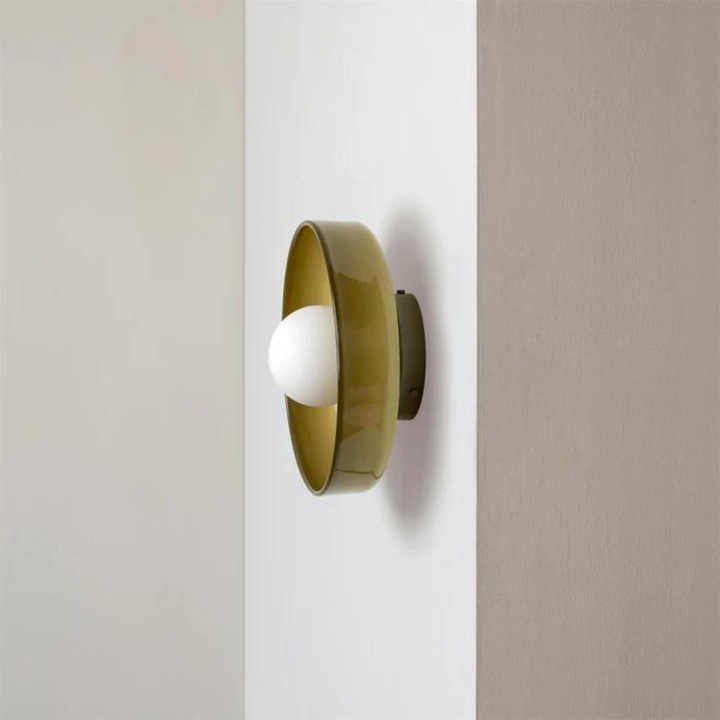 Ronde Plafondlamp met Stijlvolle Functionaliteit - LumiSphere