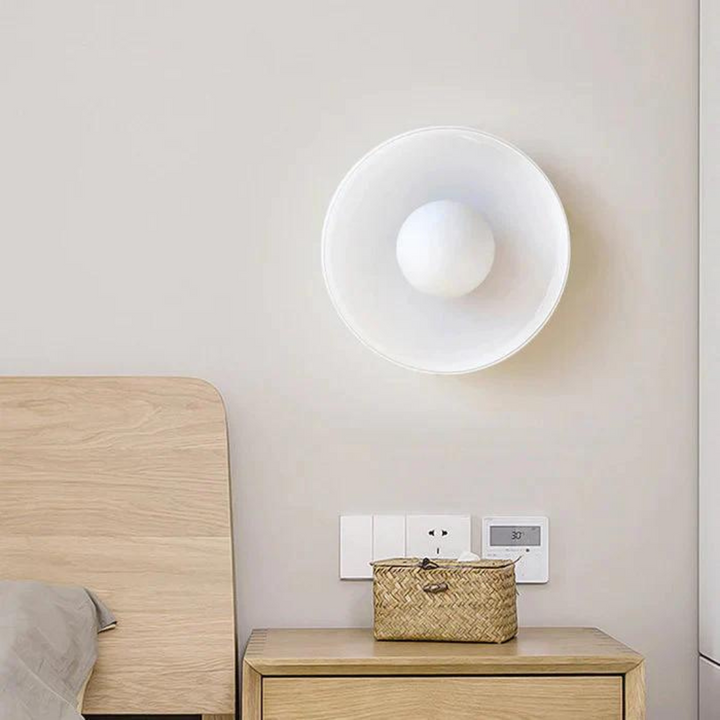 Ronde Plafondlamp met Stijlvolle Functionaliteit - LumiSphere