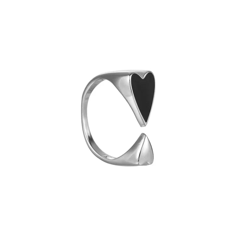 Adjustable Symmetrical Heart Ring - Evelyn