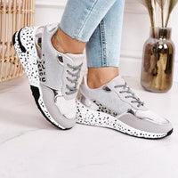Modern Sneakers with Ergonomic Footbed - Luna