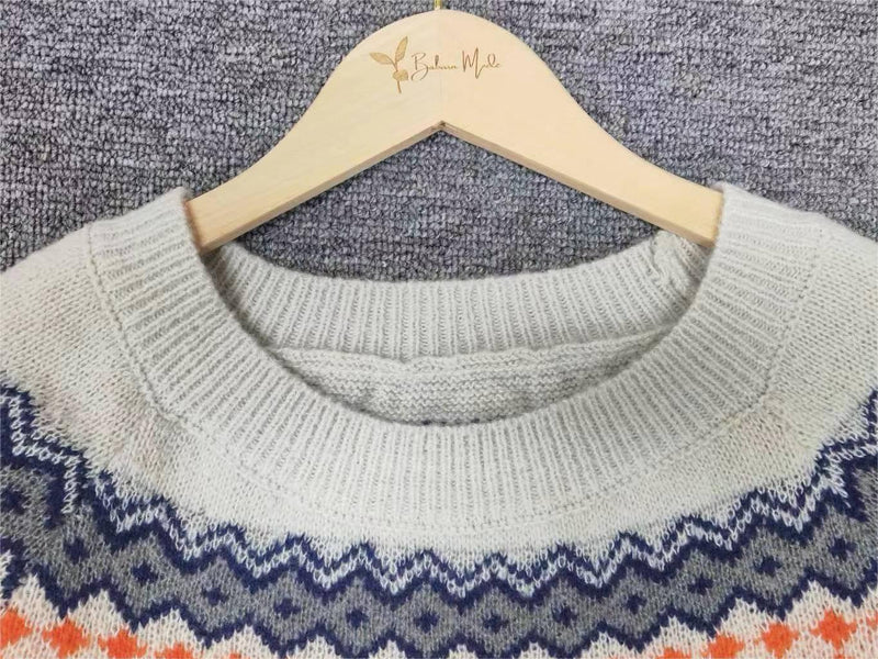 Skandynawski modny sweter z żywym wzorem - NordicChic