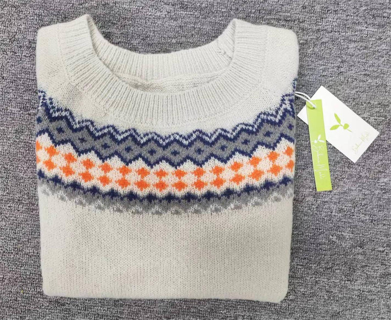 Skandynawski modny sweter z żywym wzorem - NordicChic