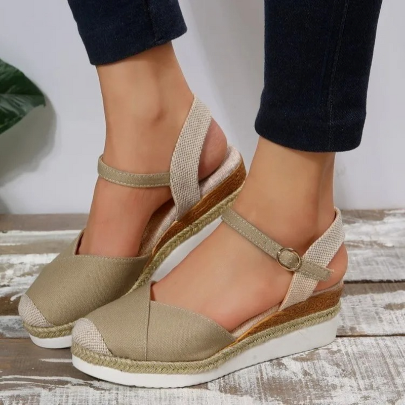 Women's Sandals with Buckle Closure and Closed Toe – Isabelle