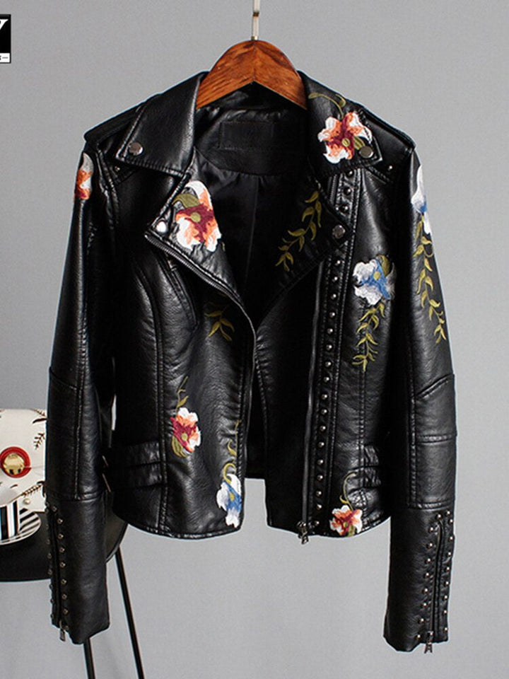 Short-cut women's jacket made of synthetic leather with zipper - Rona