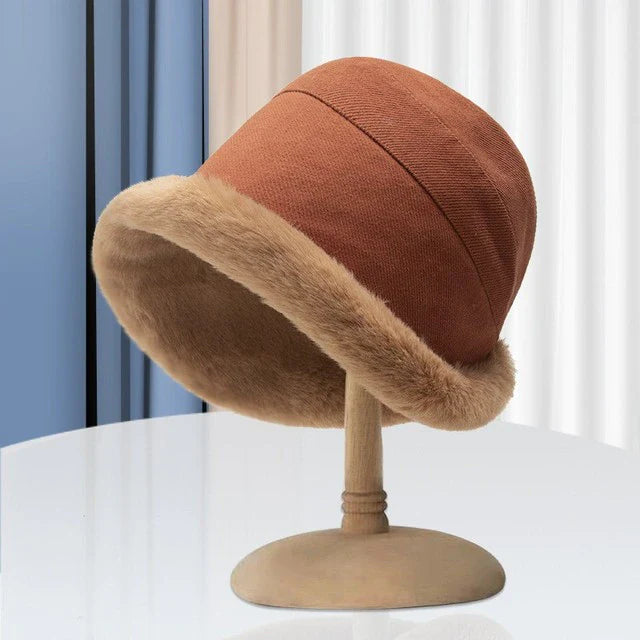 Modna damska czapka zimowa - FrostChic