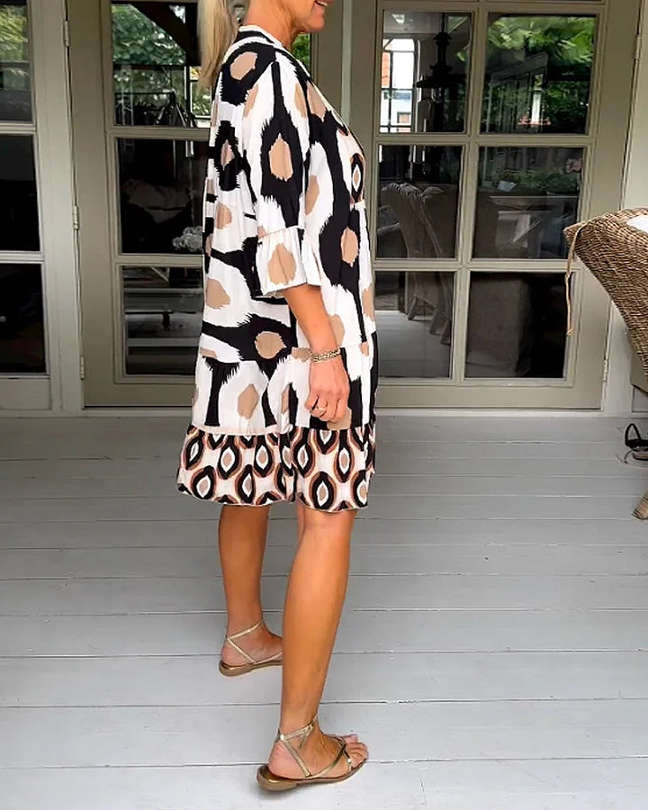 Trendy jurk met korte mouwen en abstracte print & losse snit – Liora