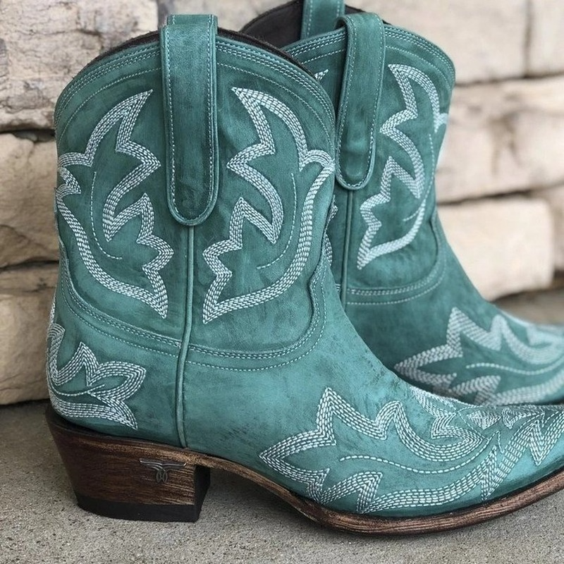 Leather Cowboy Boots with Embroidery – Dakota