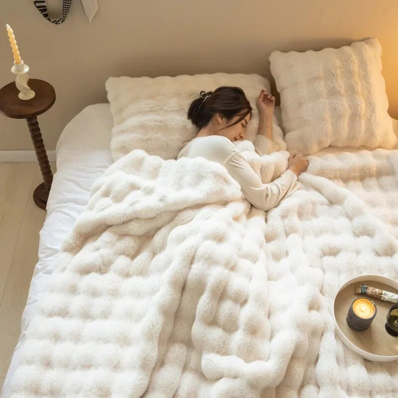 Koc z pluszu, o którym wszyscy mówią! - WarmWol