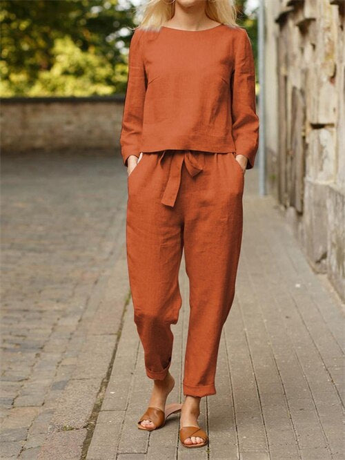 Tweedelige damesoutfit met ronde hals shirt en broek met elastische taille - Nia
