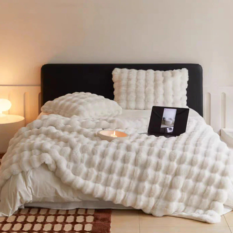 Luxury Soft Faux Fur Blanket - SnuggleFur