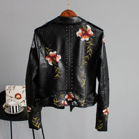 Short-cut women's jacket made of synthetic leather with zipper - Rona