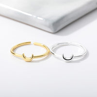 Minimalist Crescent Moon Ring - Nova