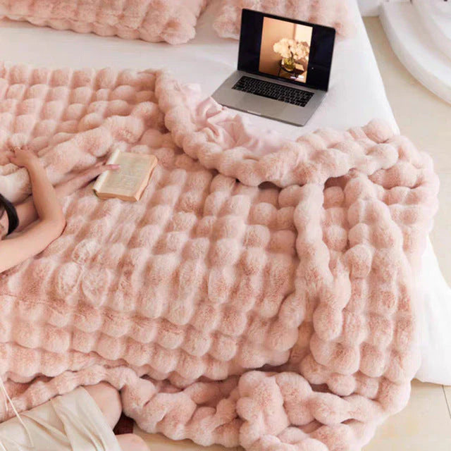 Luxury Soft Faux Fur Blanket - SnuggleFur