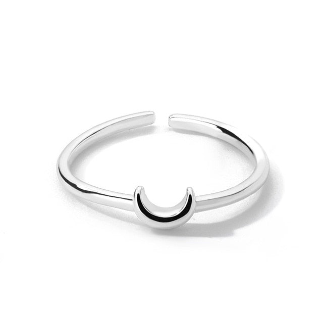 Minimalist Crescent Moon Ring - Nova