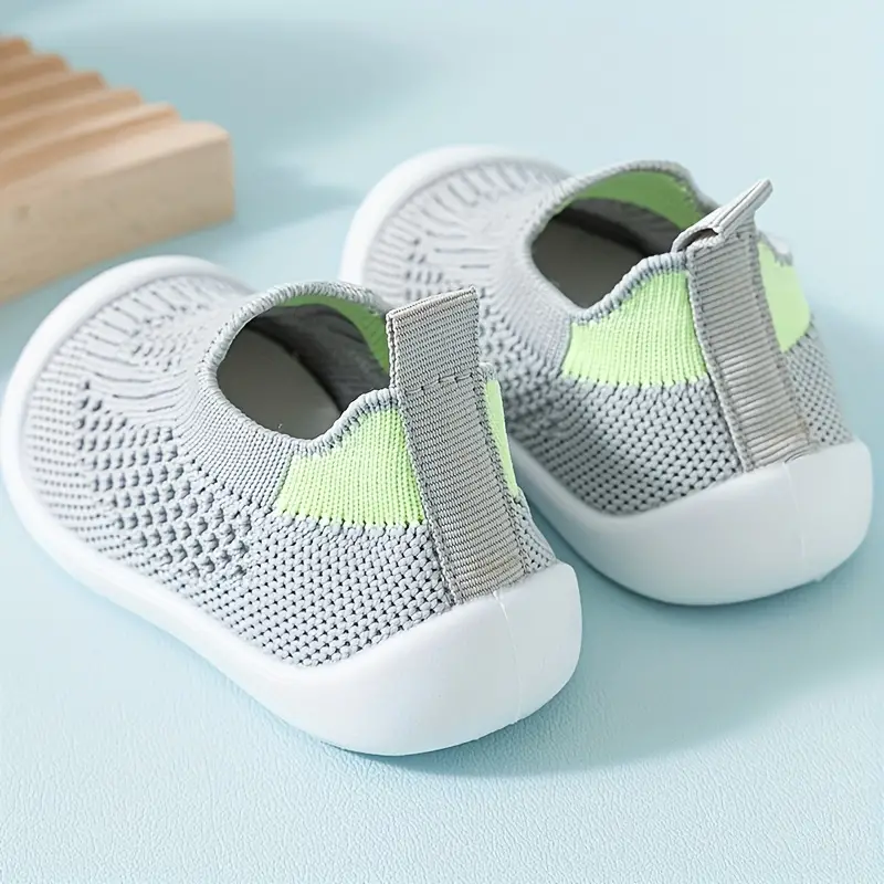StepEase – Flexible Barefoot Sneakers for Kids