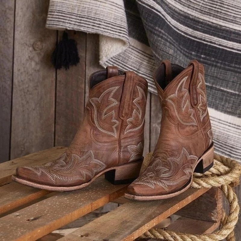 Leather Cowboy Boots with Embroidery – Dakota