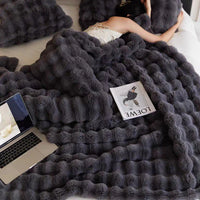 Luxury Soft Faux Fur Blanket - SnuggleFur