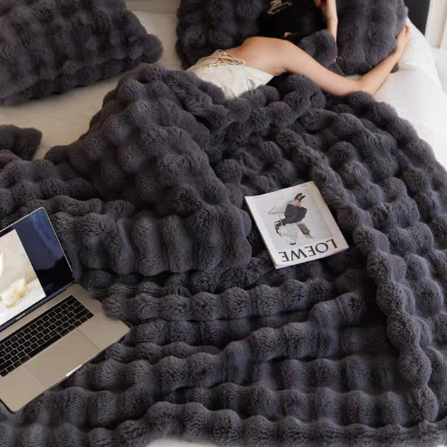 Luxury Soft Faux Fur Blanket - SnuggleFur