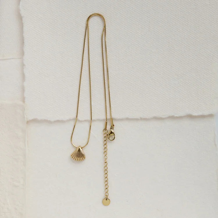 Gold Saint James Shell Flower Necklace - Lila