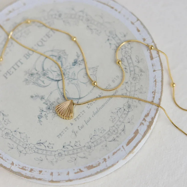 Gold Saint James Shell Flower Necklace - Lila