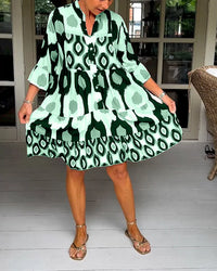 Trendy jurk met korte mouwen en abstracte print & losse snit – Liora