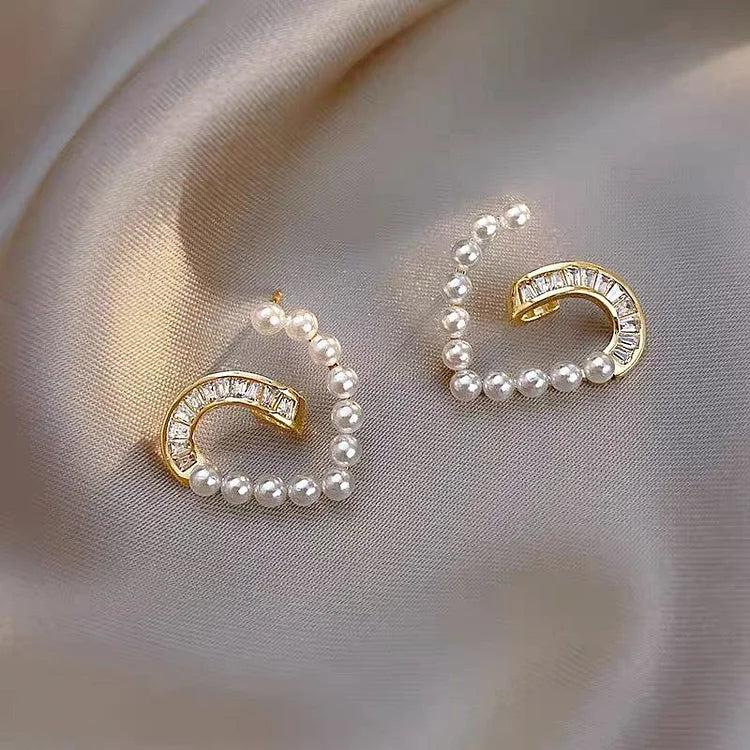 Heart-Shaped Earrings with Pearls and Zirconia - Ameline
