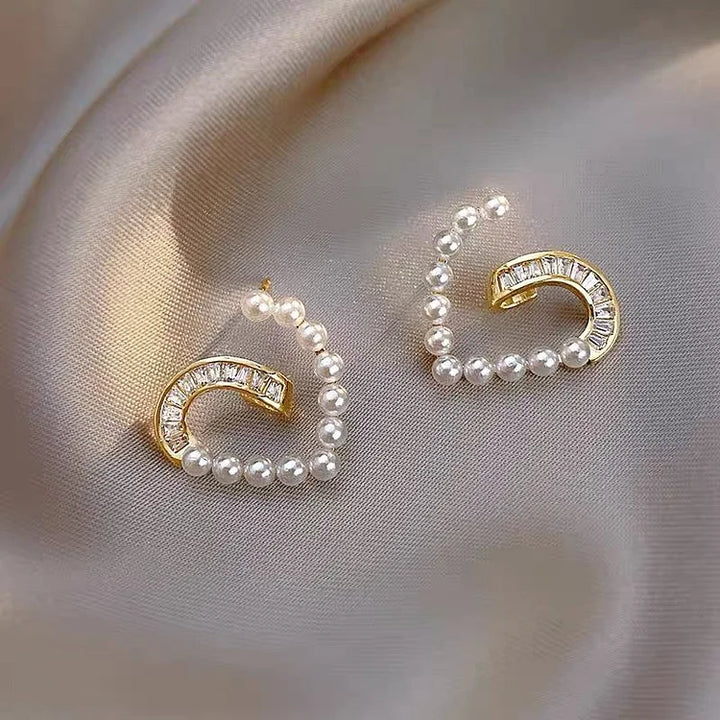 Heart-Shaped Earrings with Pearls and Zirconia - Ameline