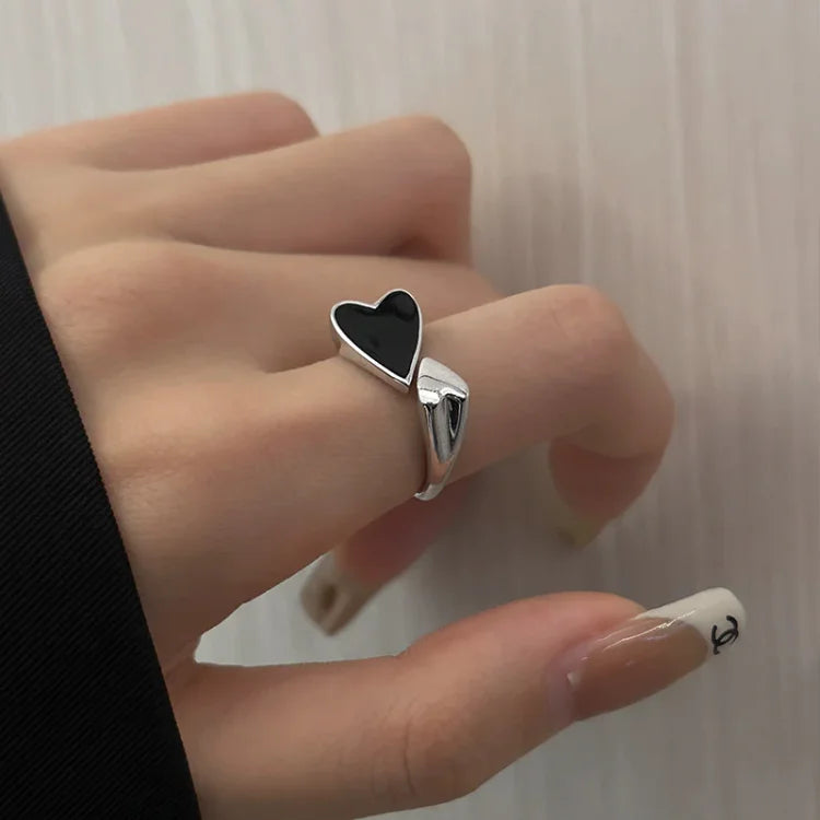 Adjustable Symmetrical Heart Ring - Evelyn