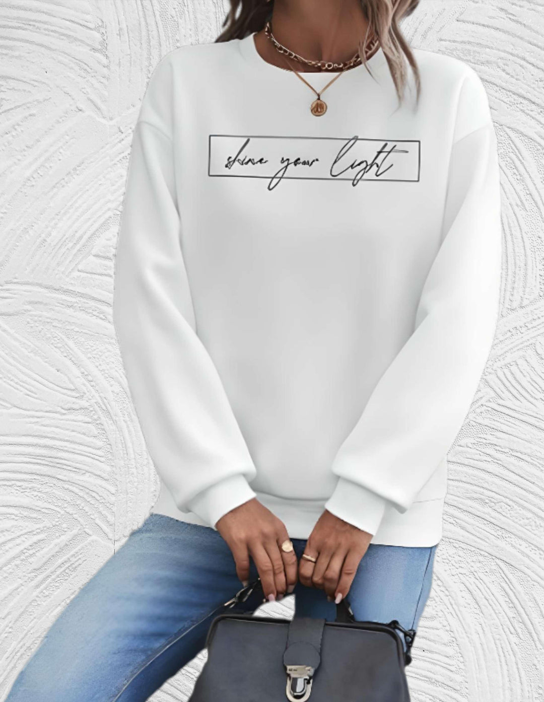 Oversized damski sweter z okrągłym dekoltem - Luna