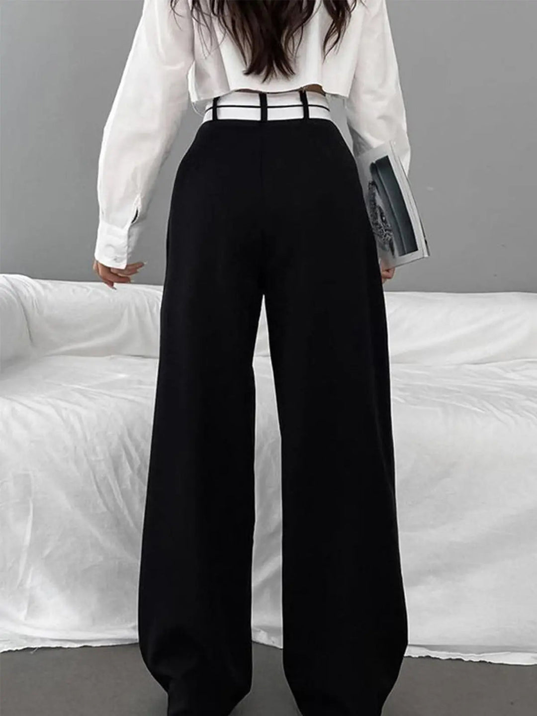 Timeless Women's Pants with Stylish Fit - Clara