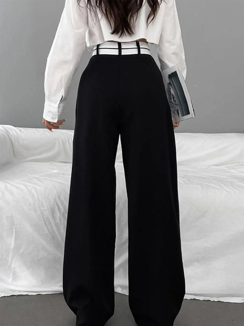 Timeless Women's Pants with Stylish Fit - Clara