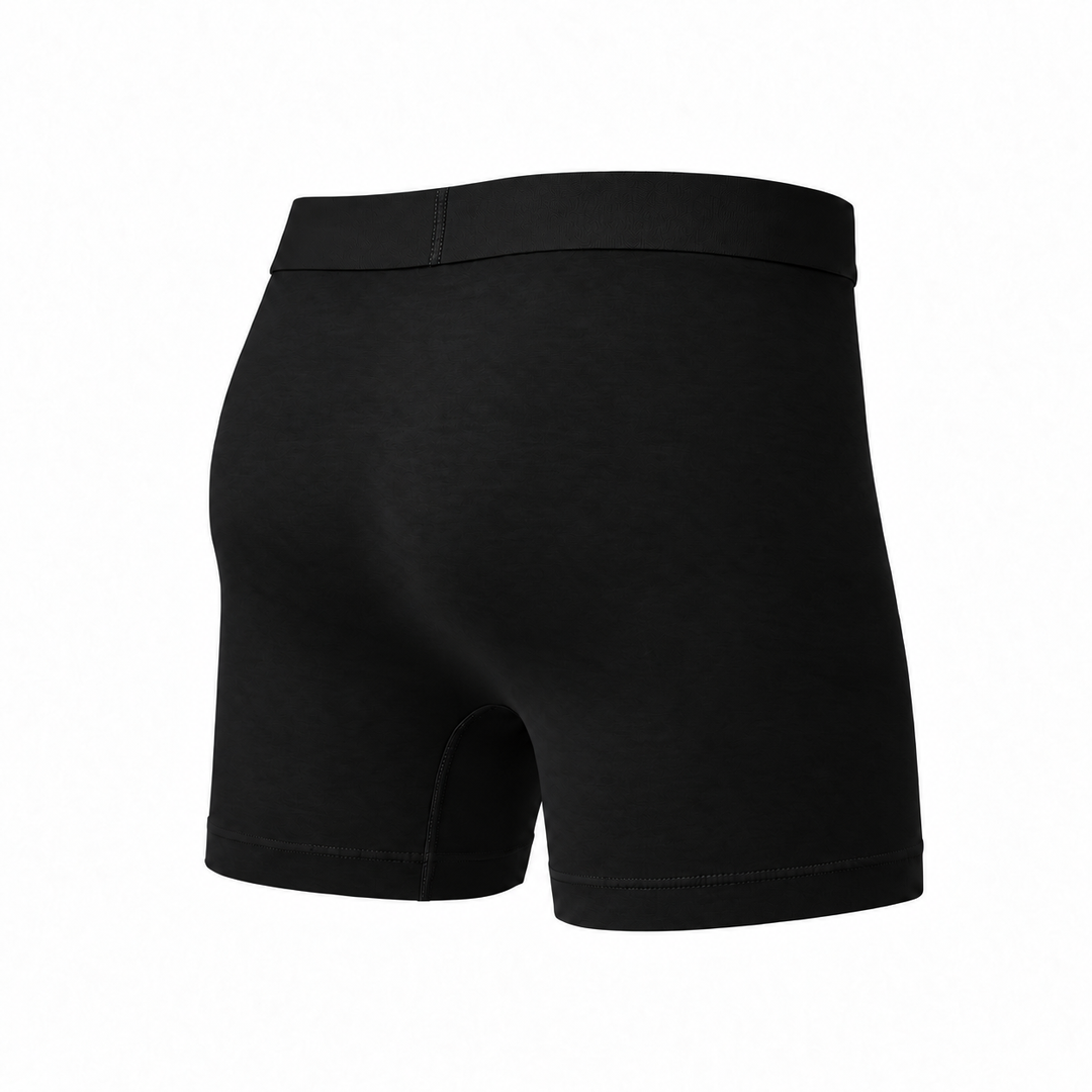 Zwarte boxershort in achteraanzicht van schuin opzij, met effen stof en brede tailleband. 14