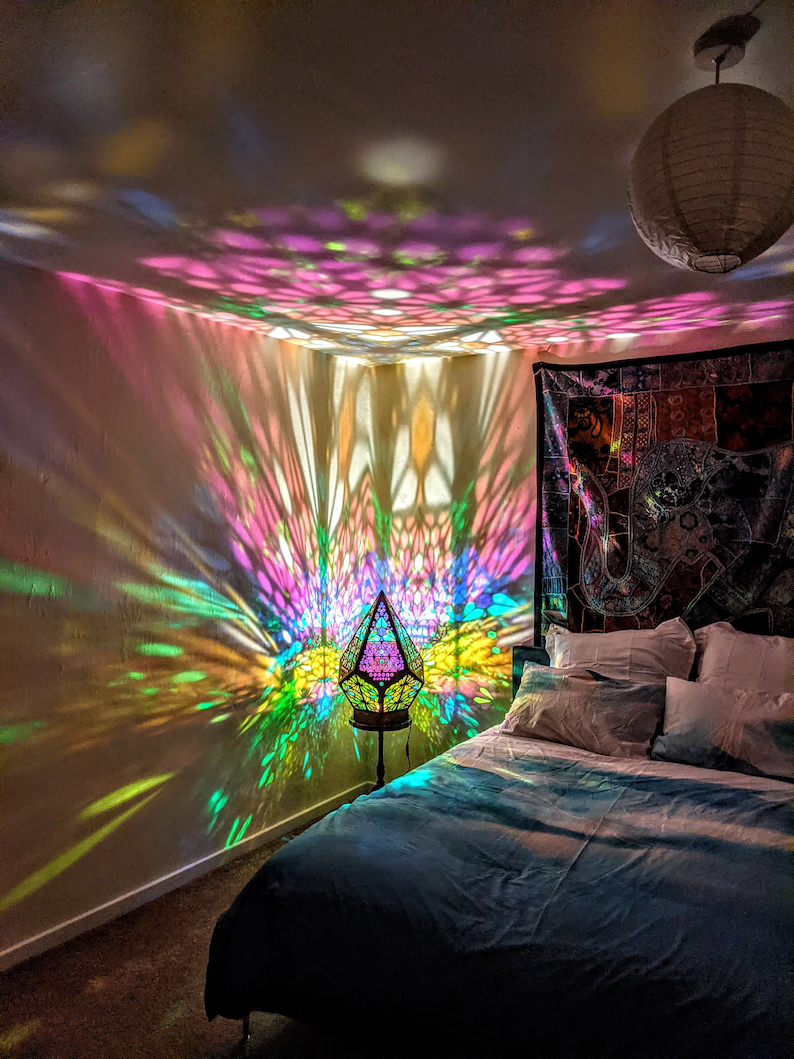 Glas-in-Lood Stijl LED Tafellamp - LumiAura