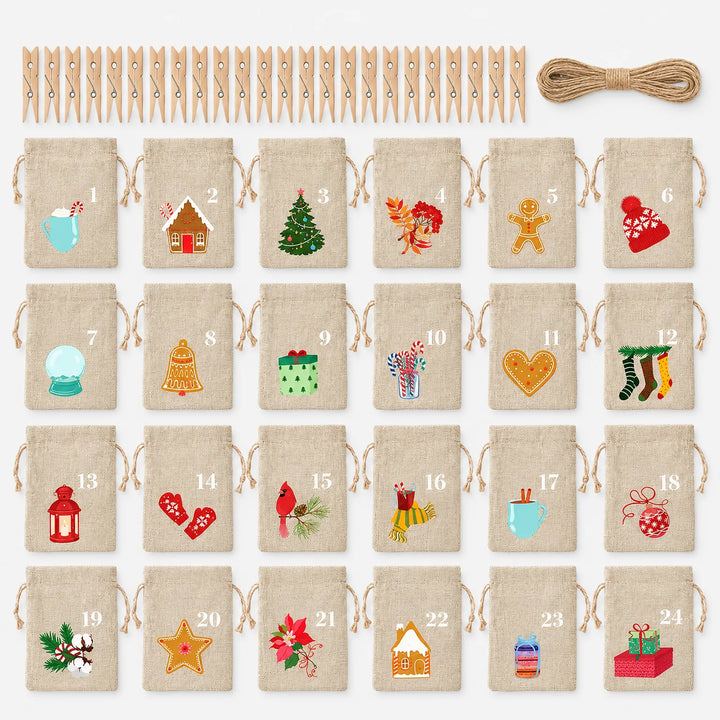 Overzicht van alle 24 genummerde jutezakjes met kerstprints, samen met een rij houten knijpers en een bol touw. 2