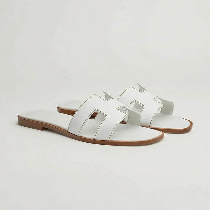 Flache Sandalen Mit Ausgeschnittenem Riemendesign - Kerry