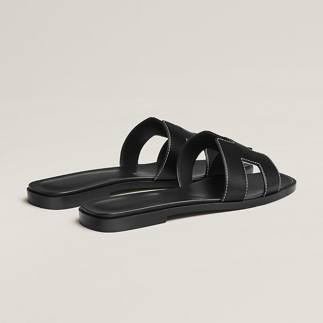 Flat Sandals With Cut-Out Strap Design - Diana