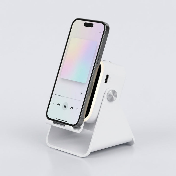 Witte standaard met telefoon die muziek afspeelt, schuin van voren op een lichtgrijze achtergrond 8