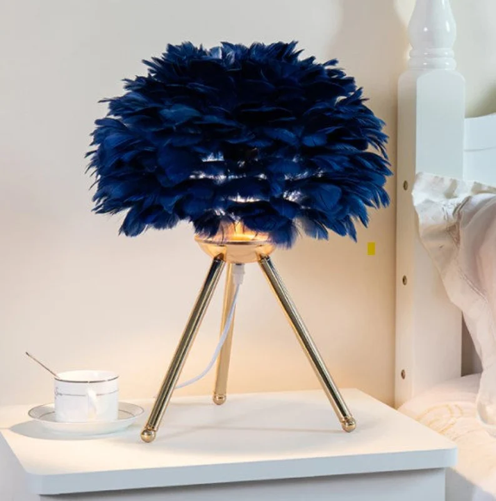 Dimmable Table Lamp with Luxurious Feathers – Pluma