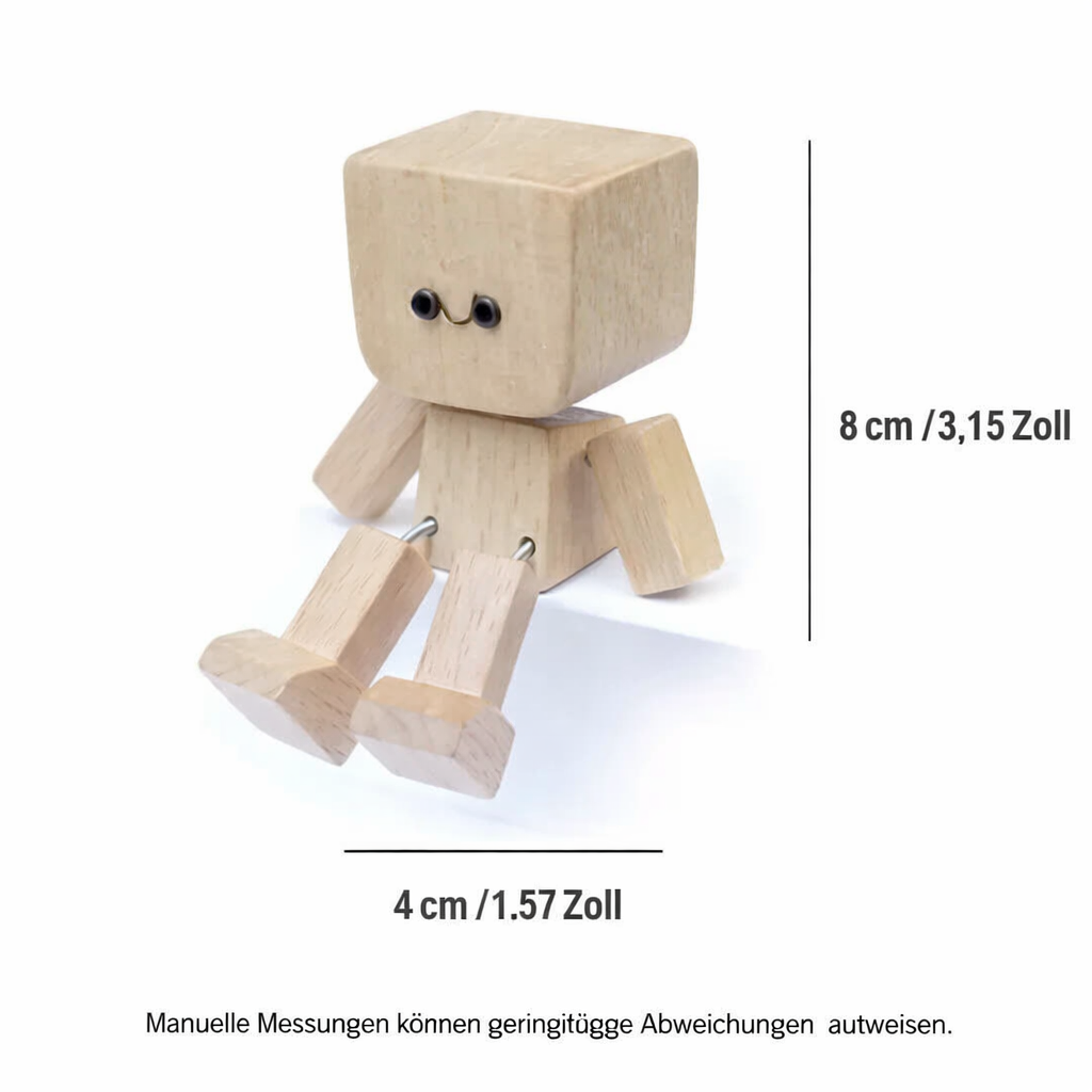 Houten figuurtje op witte achtergrond met maatlijnen die de hoogte en breedte van het beeldje aangeven. 8
