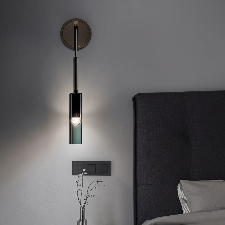 Minimalist Wall Lamp with Smoke Glass – Orvane