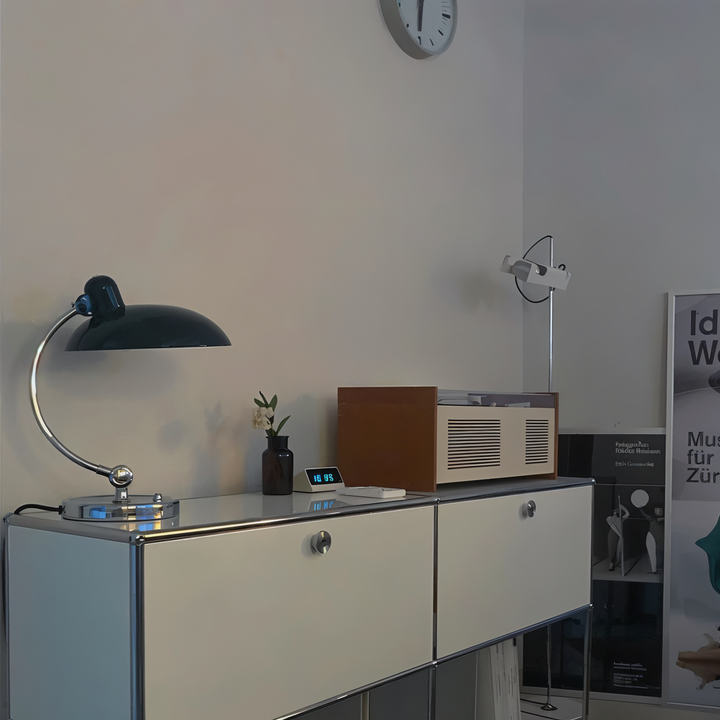 Adjustable Vintage Desk Lamp Made of Iron – Virella