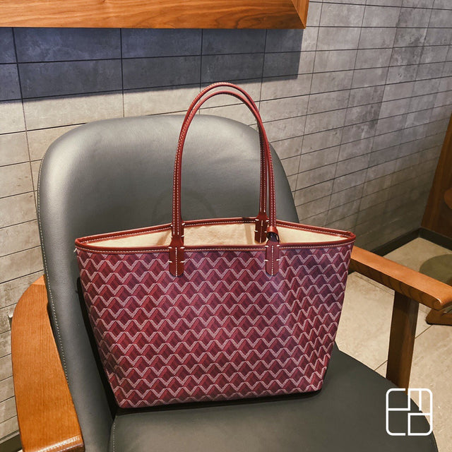 Modern and Stylish Shoulder Bag - Mila