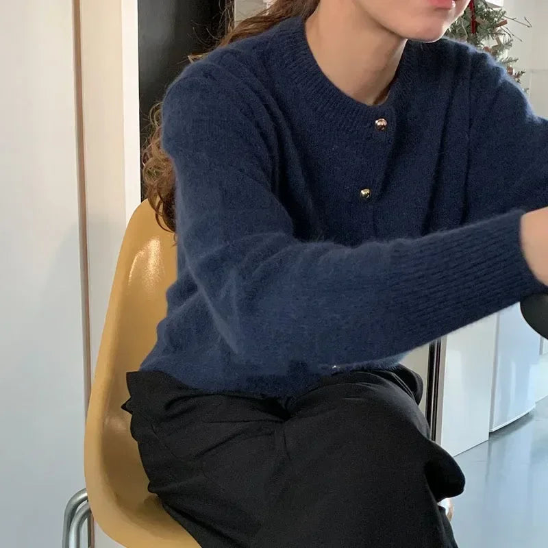 Comfortable Knitted Women's Cardigan with Crew Neck - Emilia