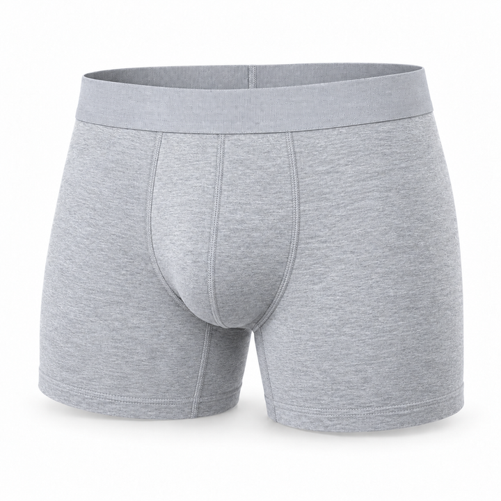 Lichtgrijze gemêleerde boxershort met langere pijp, vooraanzicht van één exemplaar met zichtbare naden. 7